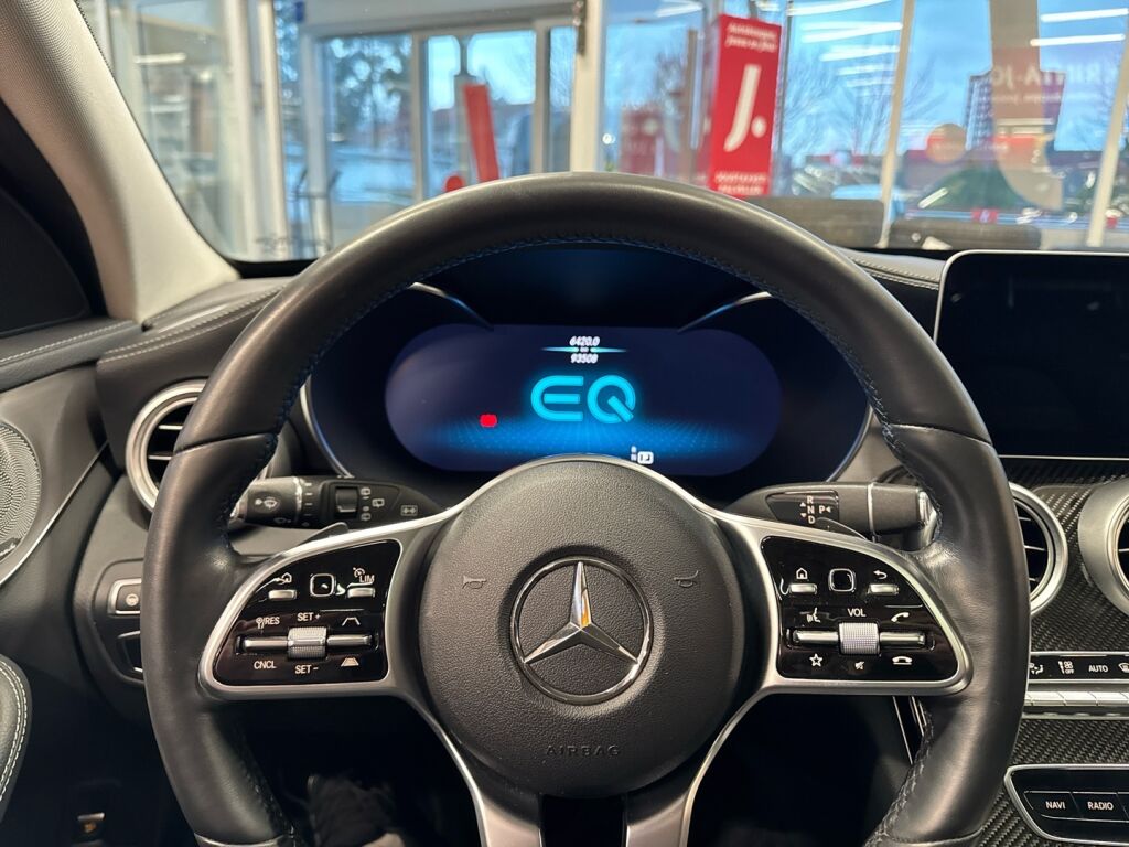 Mercedes-Benz C 2021 Punainen