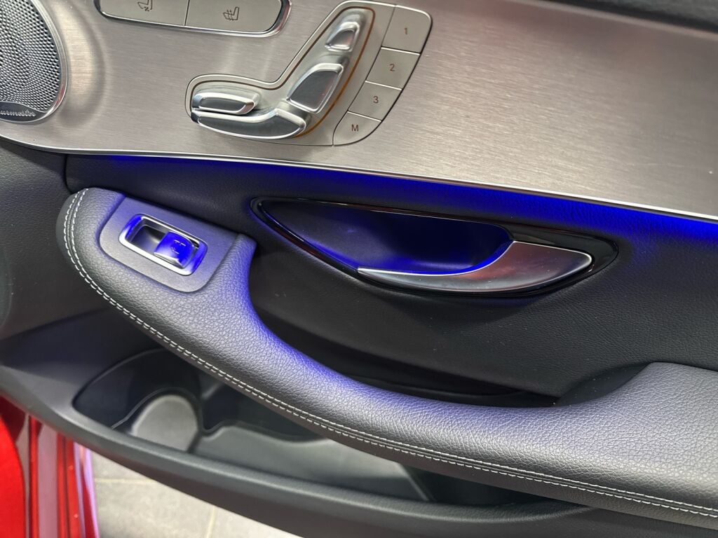 Mercedes-Benz C 2021 Punainen