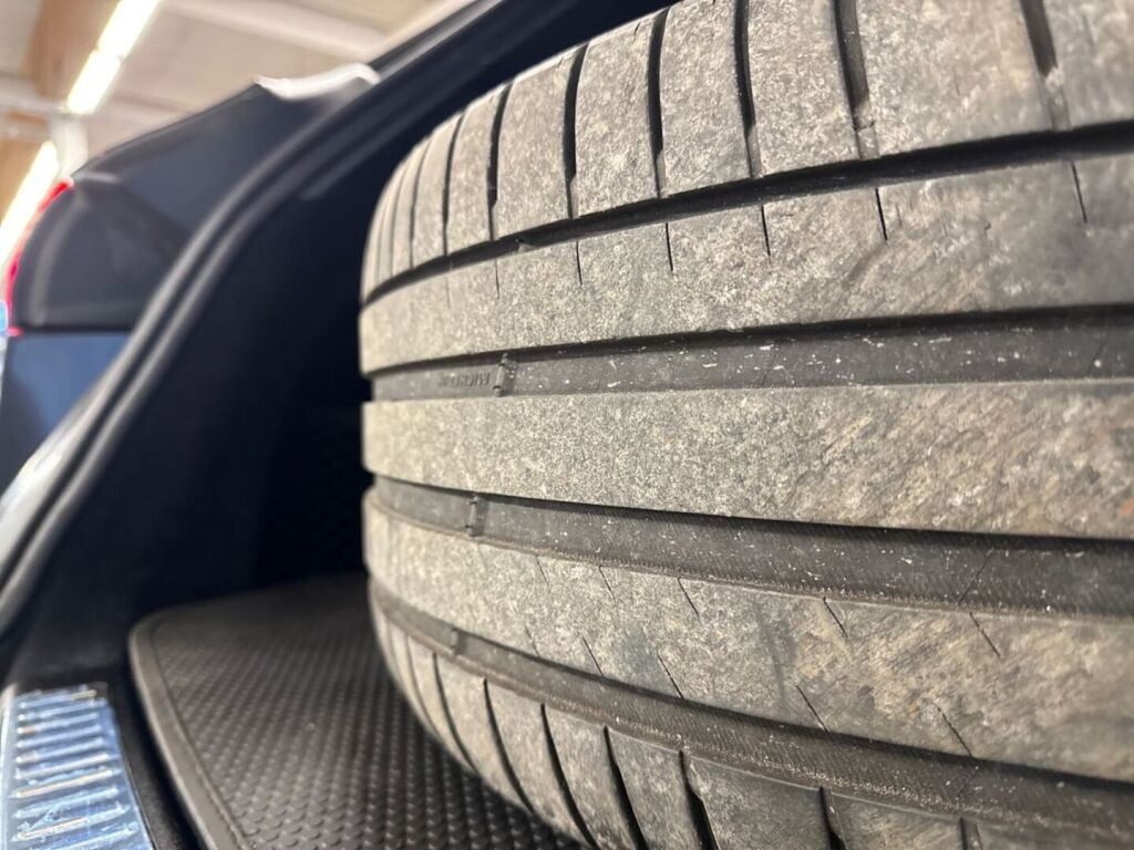 Mercedes-Benz EQC 2020 Harmaa