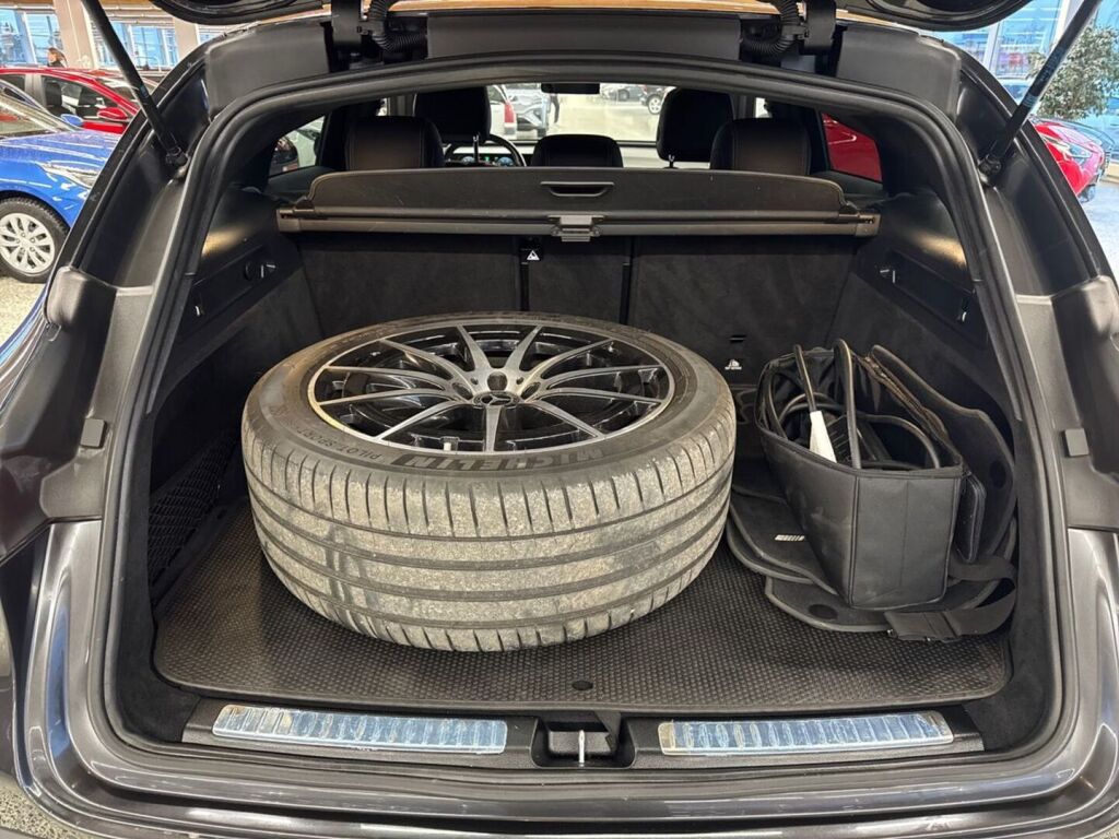 Mercedes-Benz EQC 2020 Harmaa