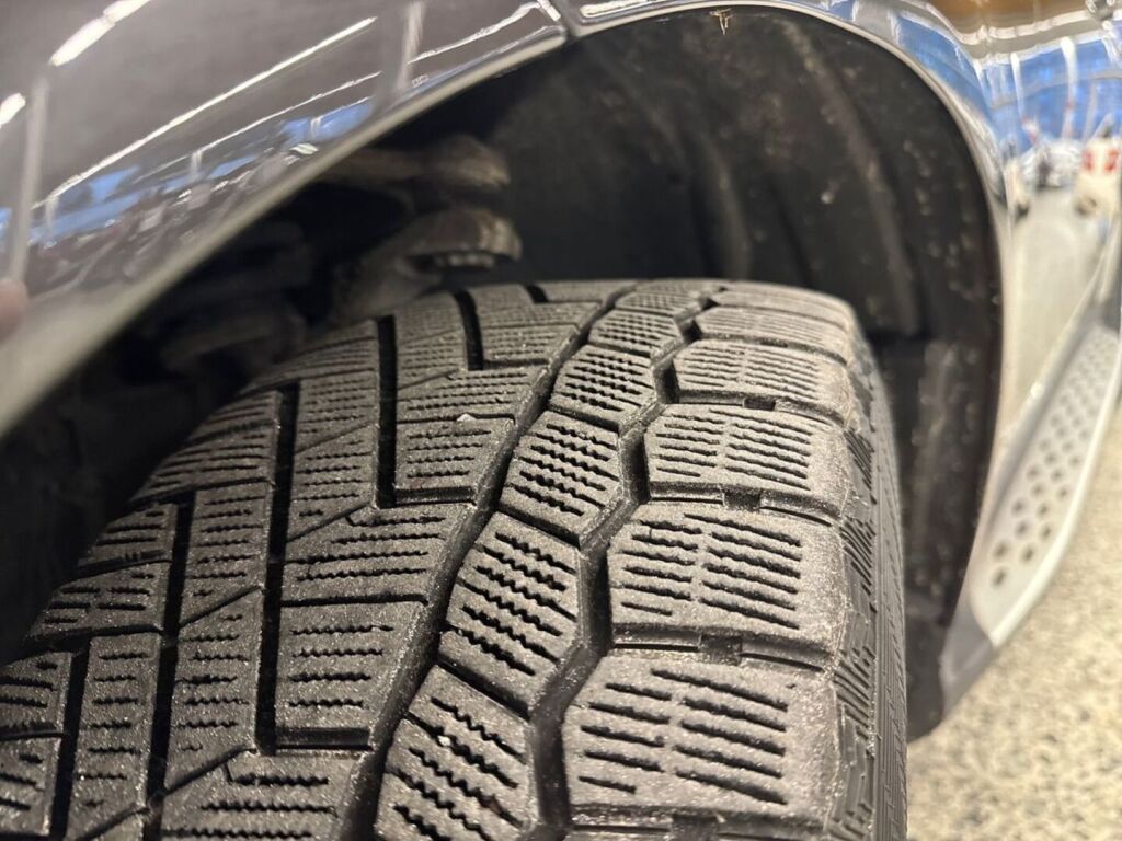 Mercedes-Benz EQC 2020 Harmaa