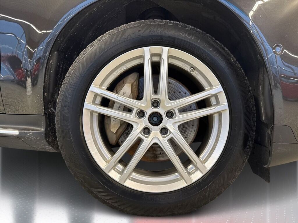 Mercedes-Benz EQC 2020 Harmaa