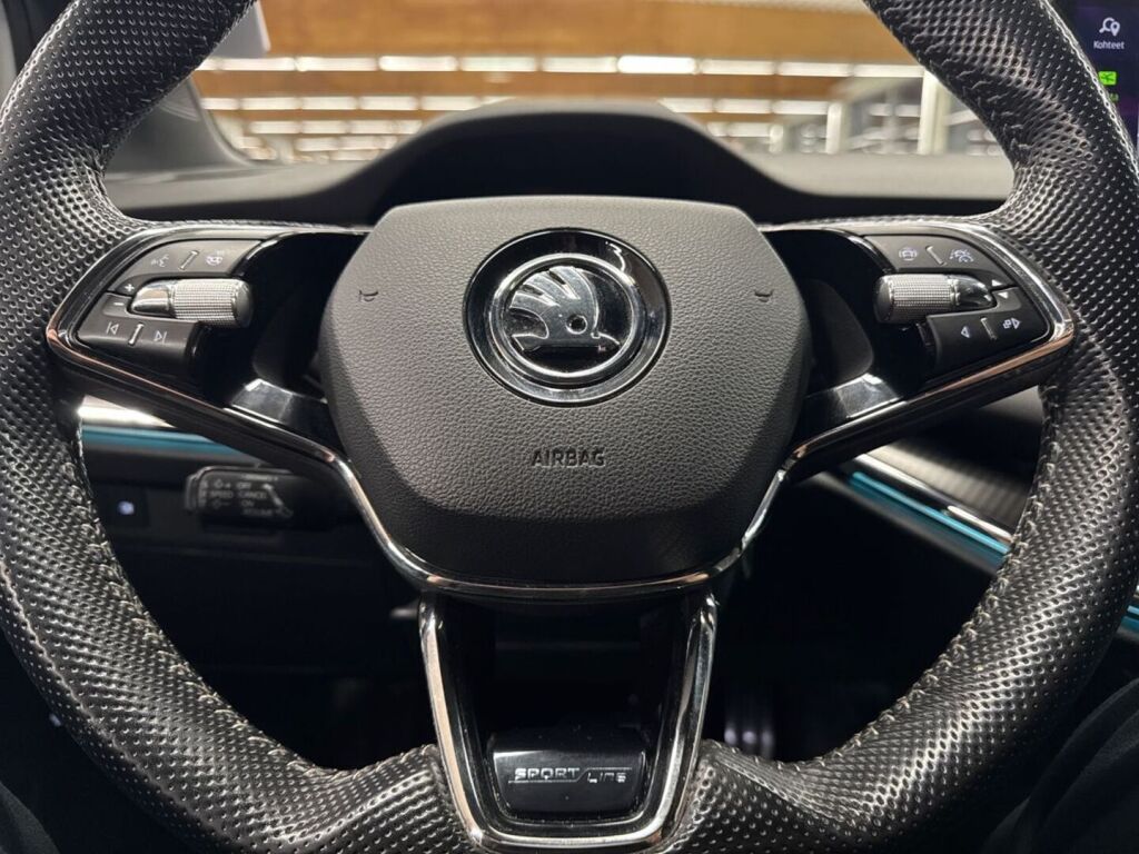 Skoda Enyaq 2022 Valkoinen