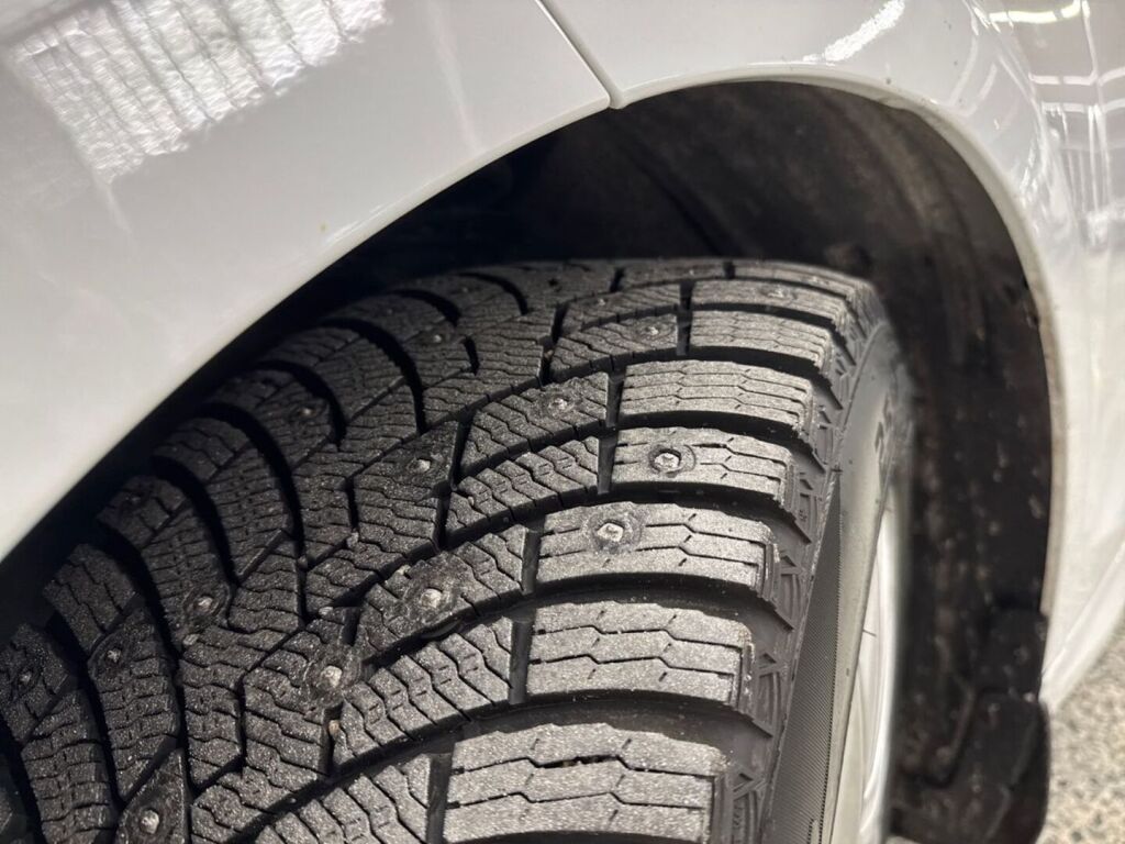 Skoda Enyaq 2022 Valkoinen