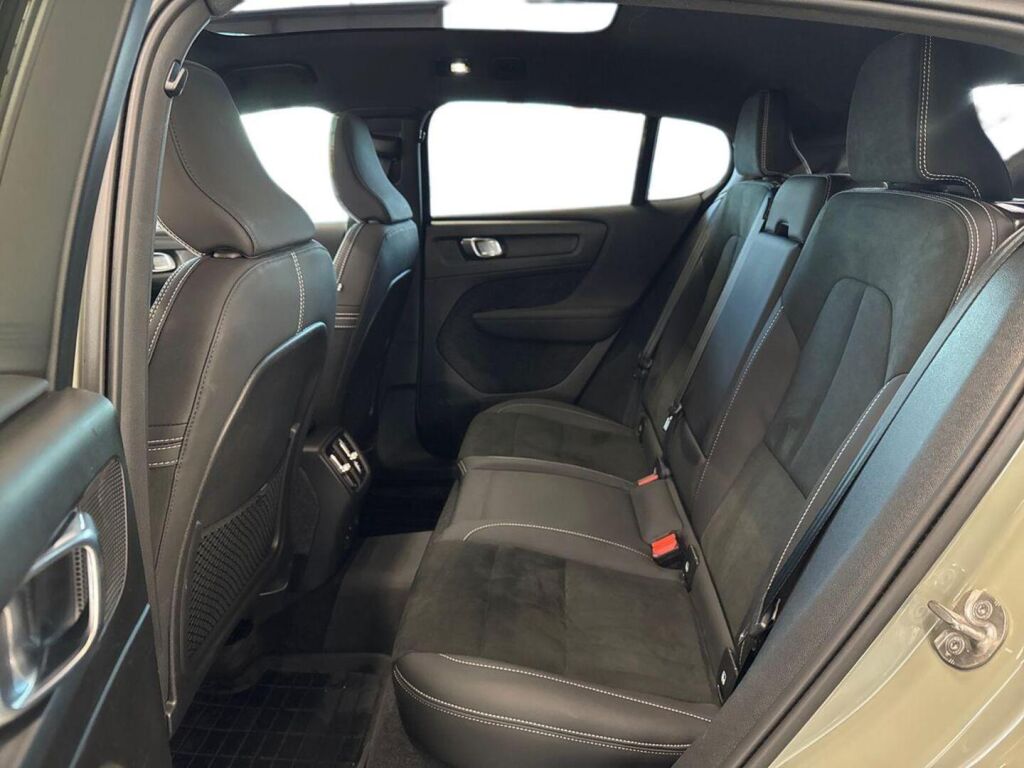 Volvo C40 2023 Vihreä