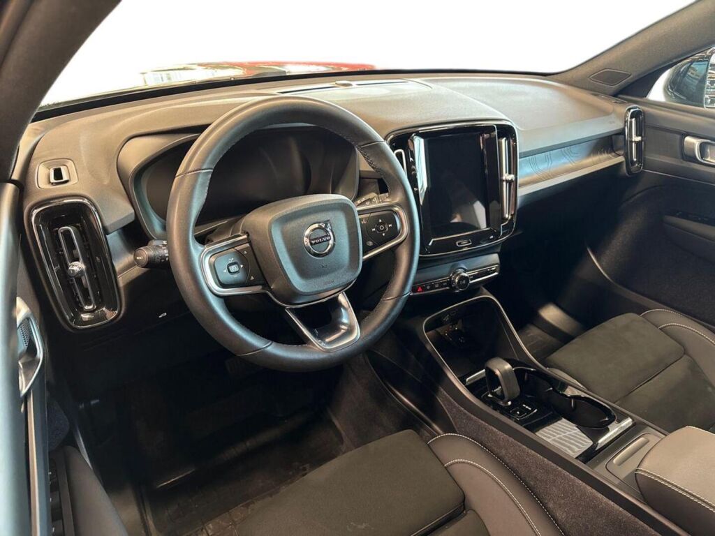 Volvo C40 2023 Vihreä