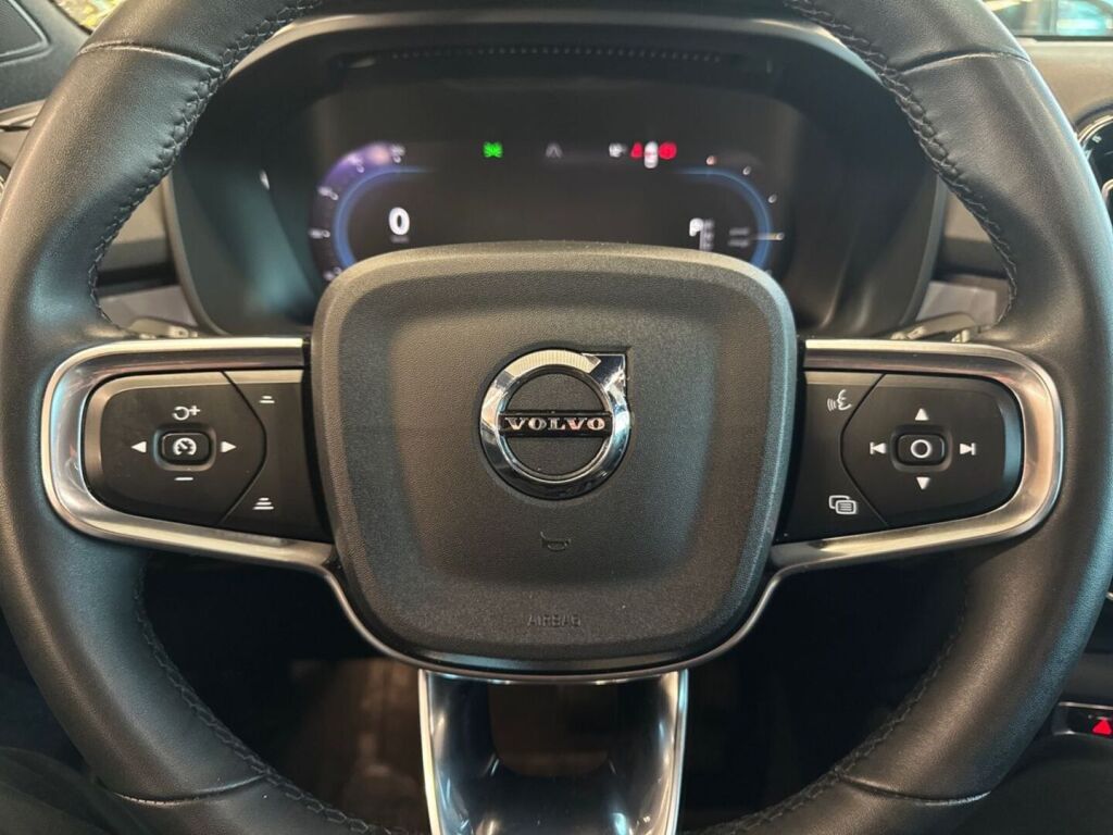 Volvo C40 2023 Vihreä