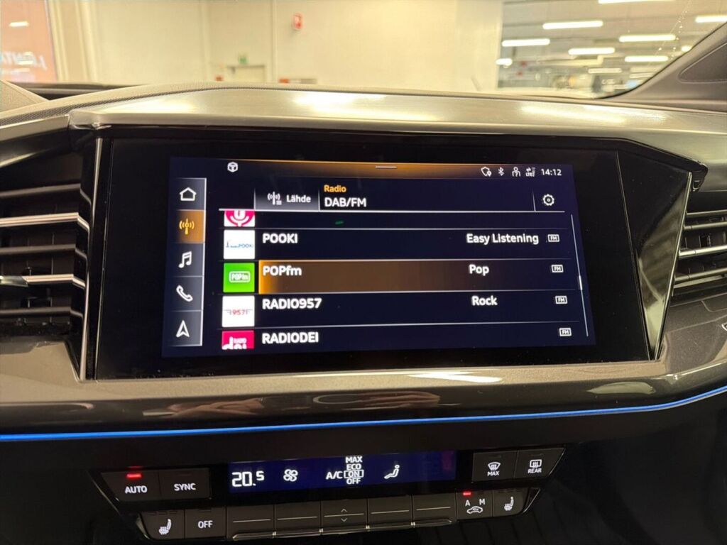 Audi Q4 e-tron 2022 Musta