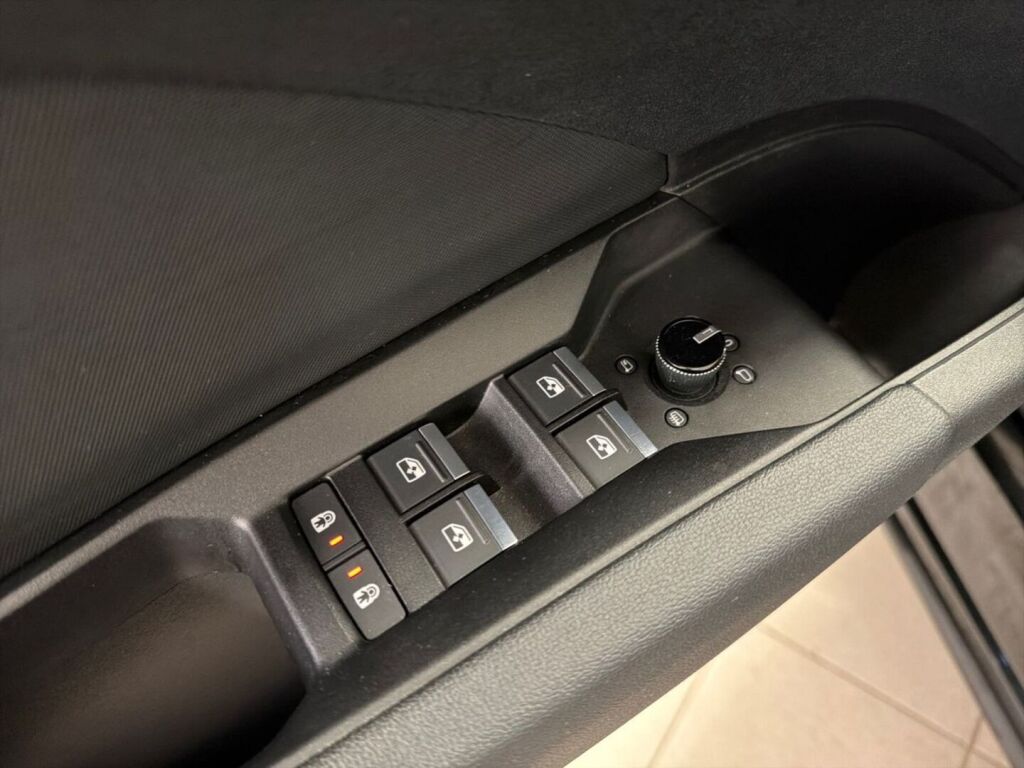 Audi Q4 e-tron 2022 Musta