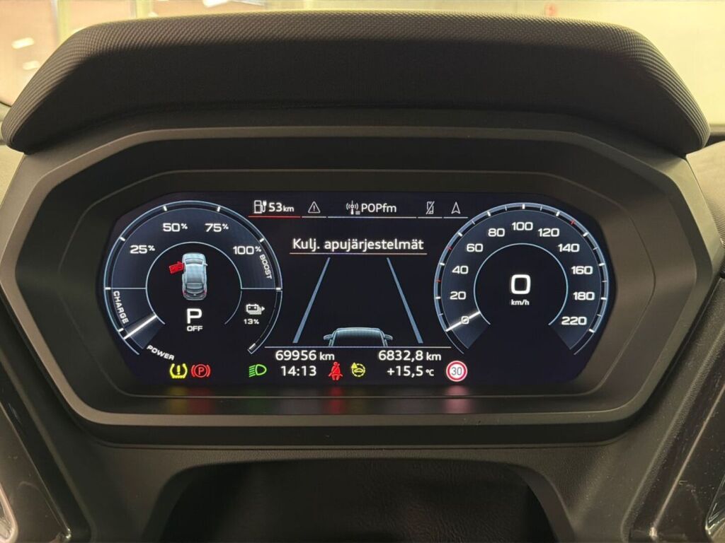 Audi Q4 e-tron 2022 Musta