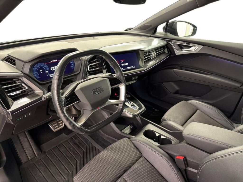 Audi Q4 e-tron 2022 Musta