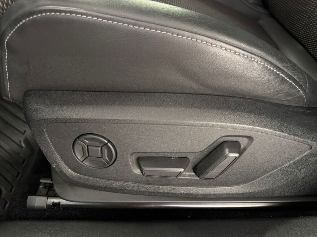 Audi Q4 e-tron 2022 Musta