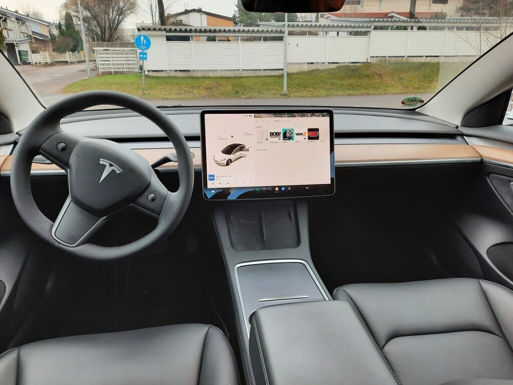 Tesla Model 3 2021 Valkoinen
