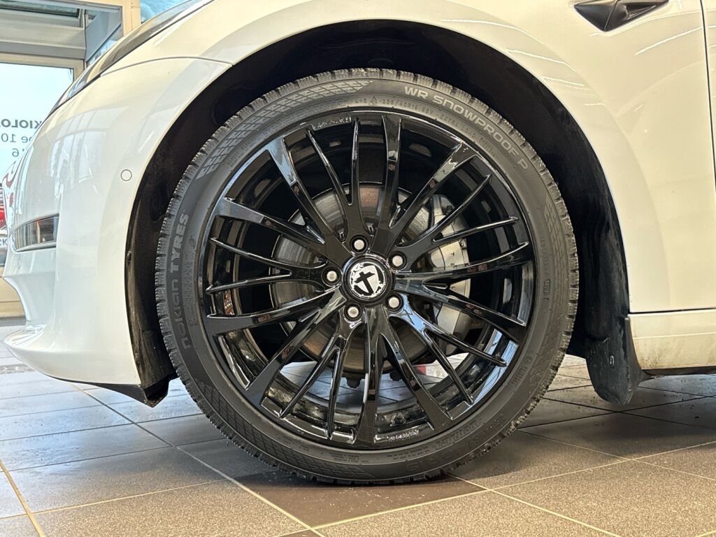 Tesla Model 3 2021 Valkoinen