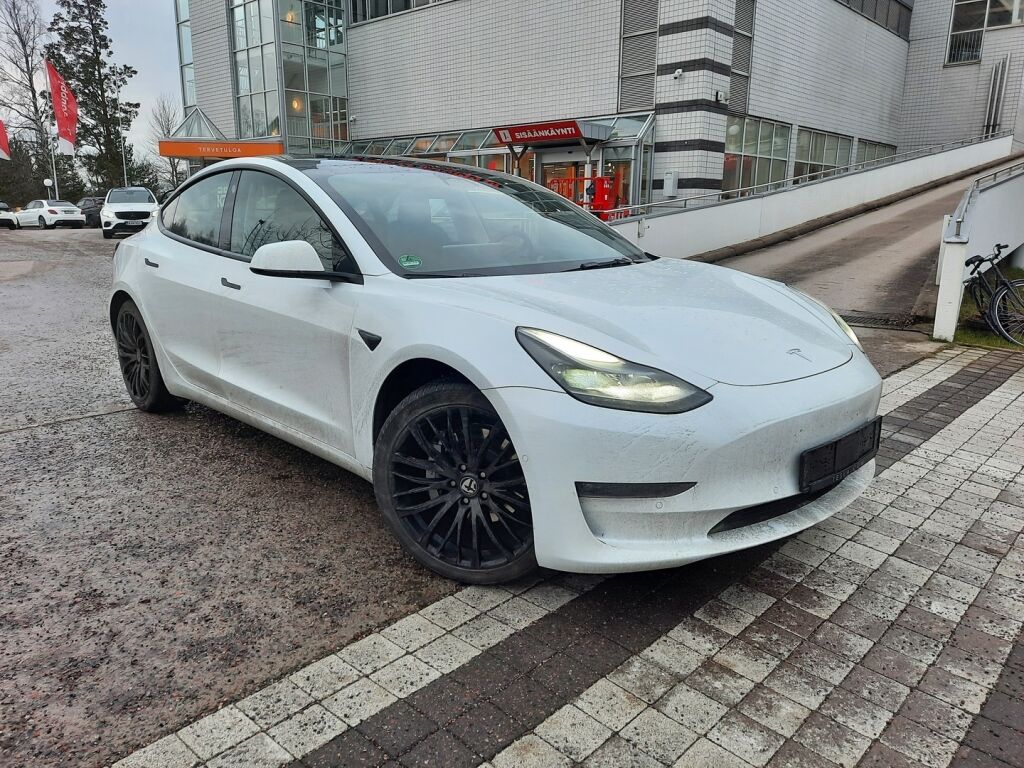 Tesla Model 3 2021 Valkoinen