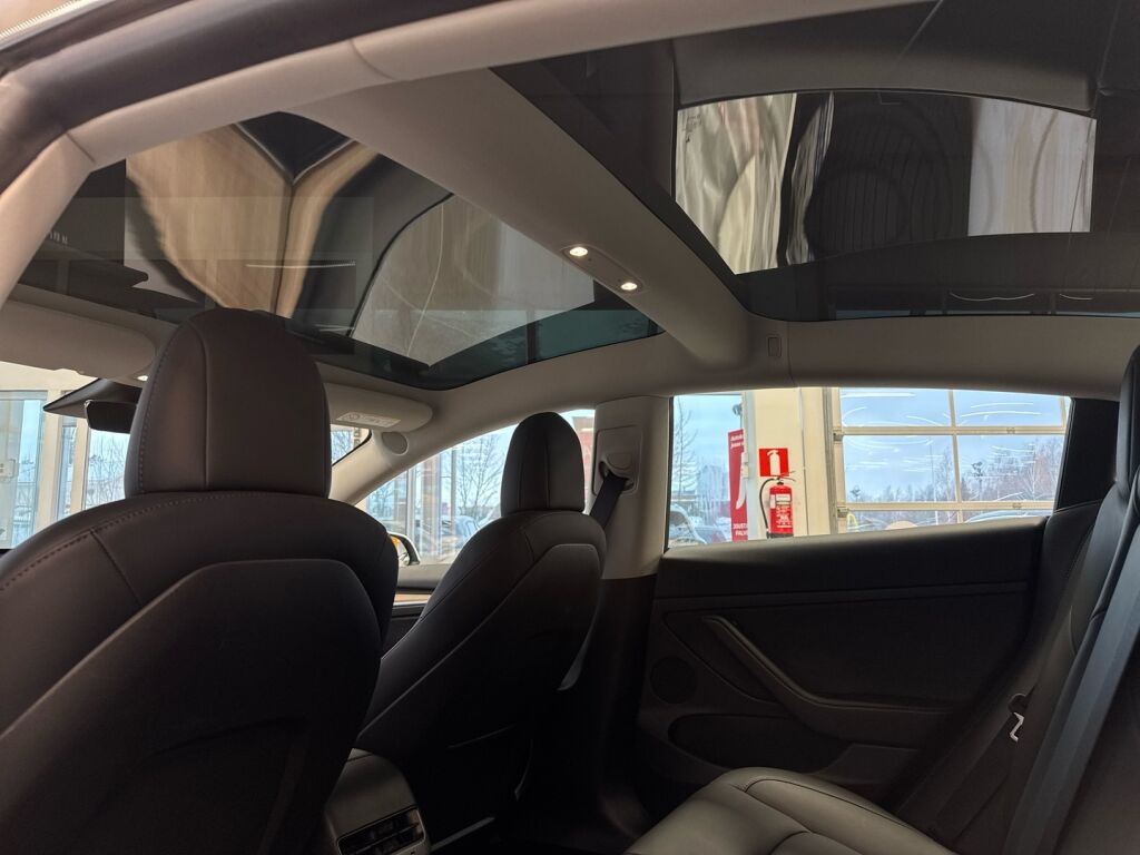 Tesla Model 3 2021 Valkoinen