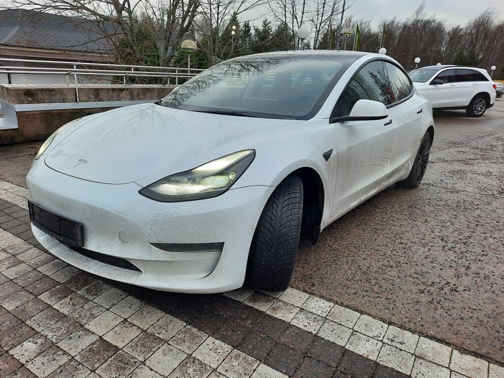 Tesla Model 3 2021 Valkoinen