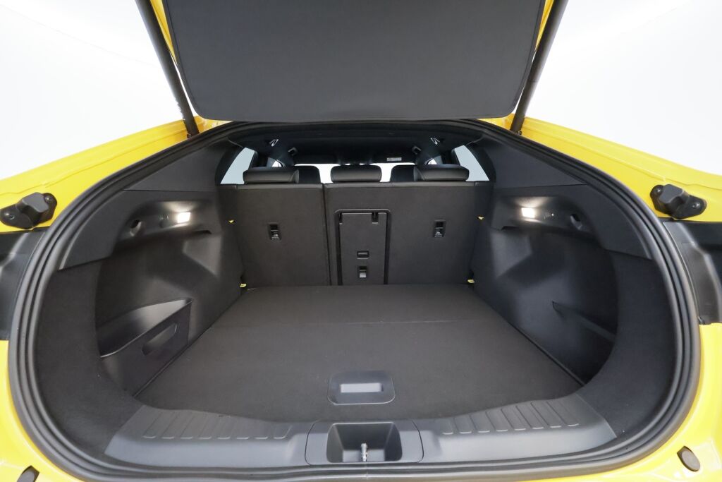 Ford Capri 2025 Keltainen