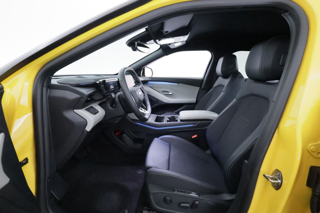 Ford Capri 2025 Keltainen