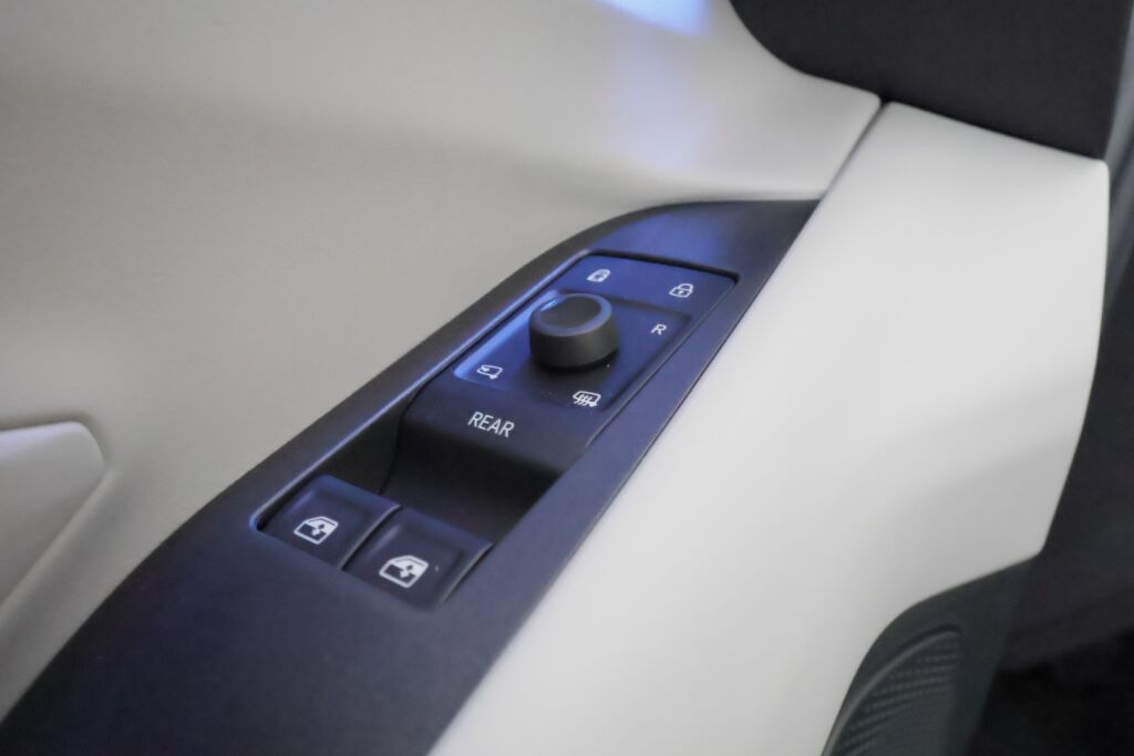 Ford Capri 2025 Keltainen