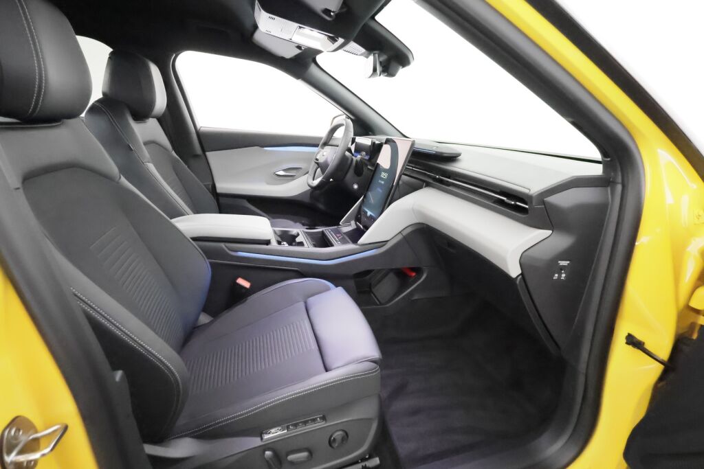 Ford Capri 2025 Keltainen