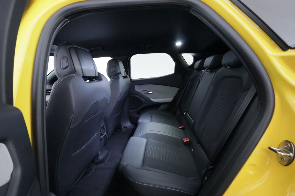 Ford Capri 2025 Keltainen