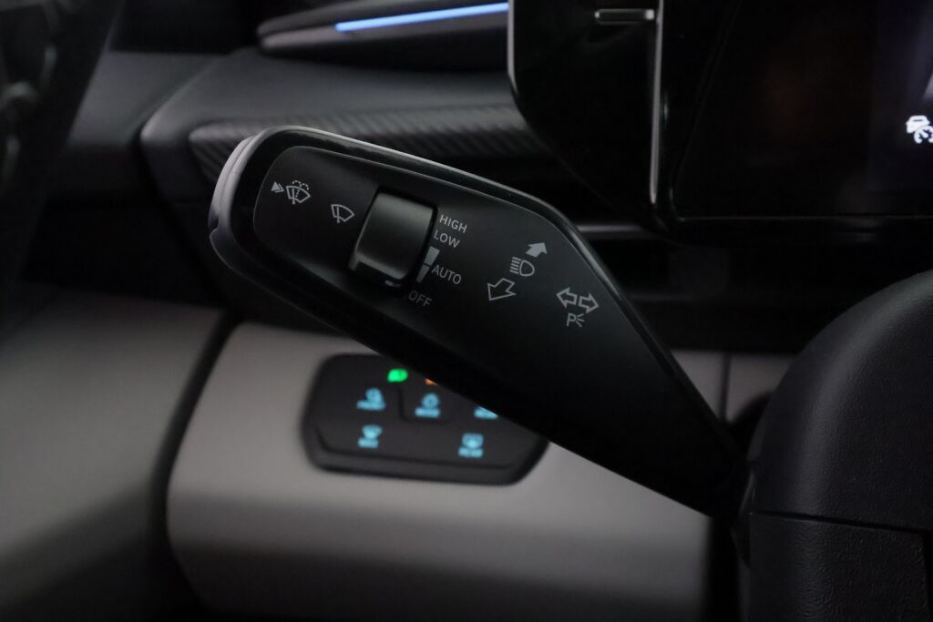 Ford Capri 2025 Keltainen