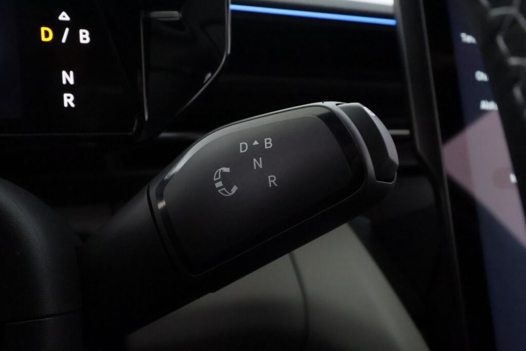 Ford Capri 2025 Keltainen