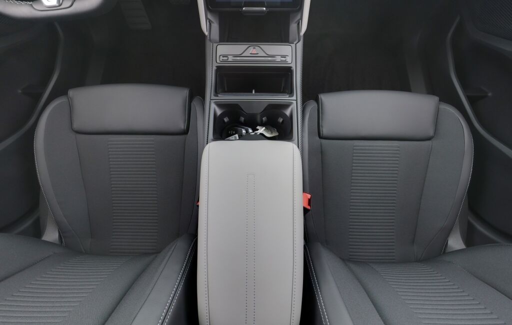 Ford Capri 2025 Keltainen