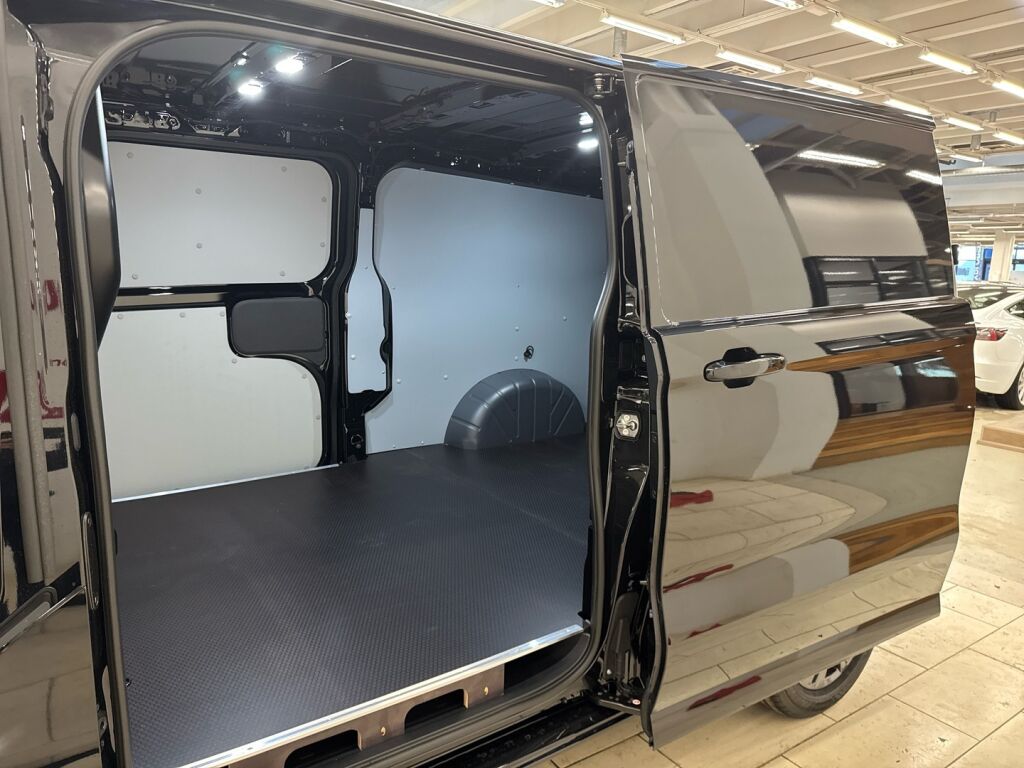 Ford Transit Custom 2026 Musta