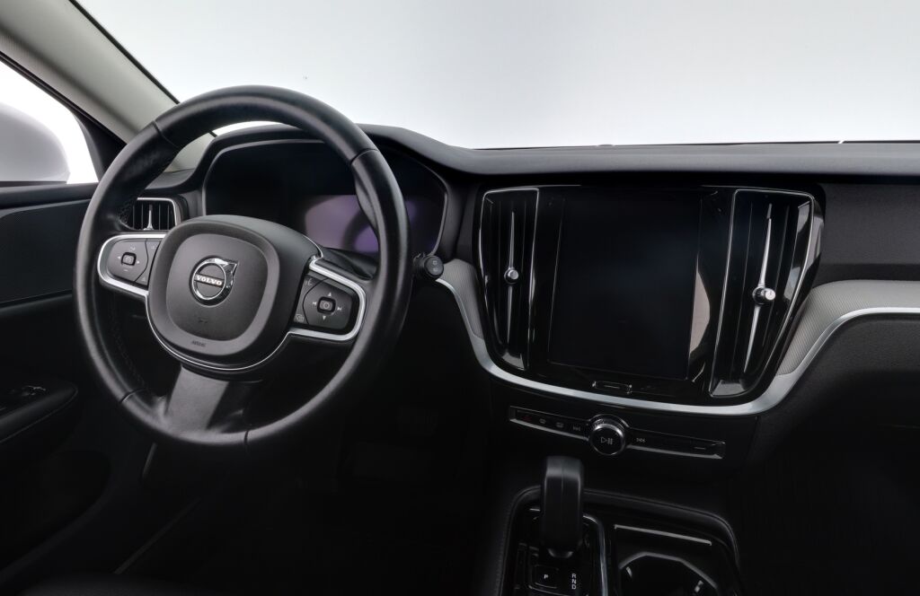 Volvo V60 2023 