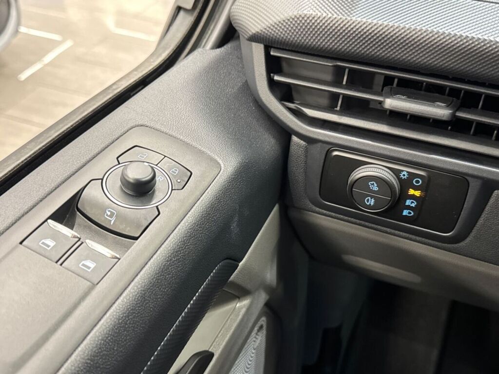 Ford Transit Custom 2026 Frozen White