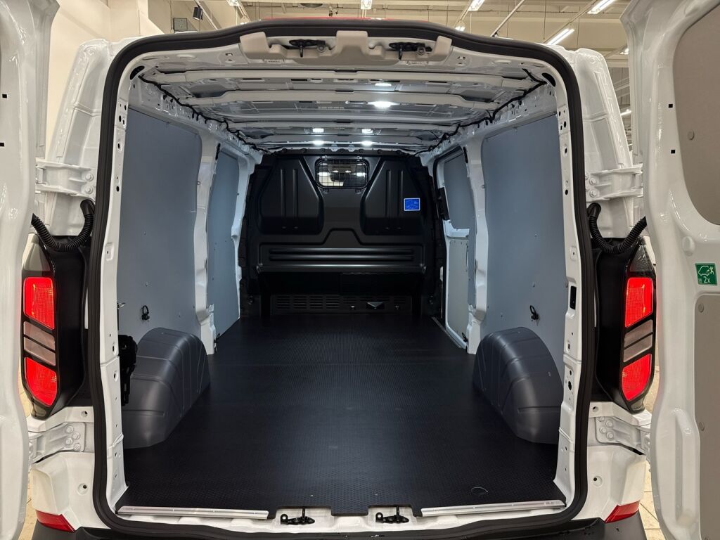 Ford Transit Custom 2026 Valkoinen