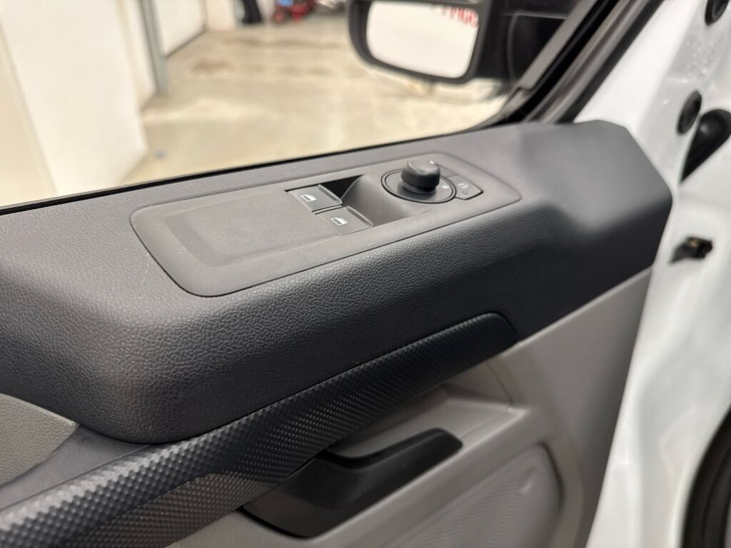 Ford Transit Custom 2026 Valkoinen