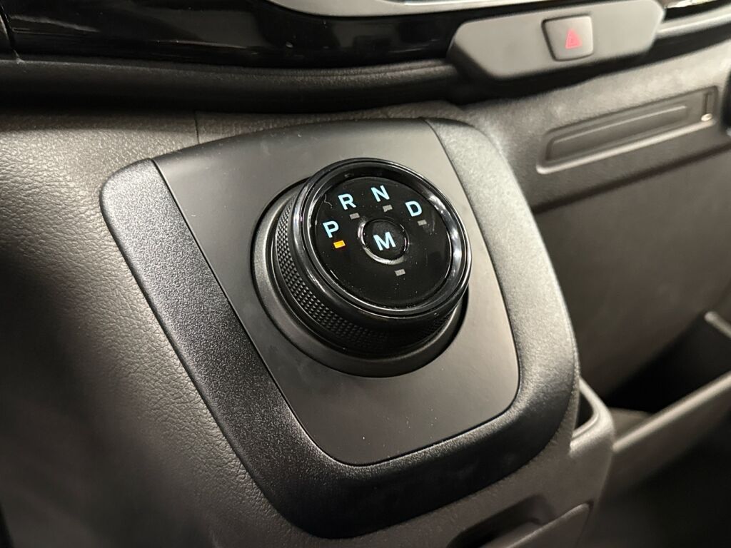 Ford Transit 2026 Chrome Blue