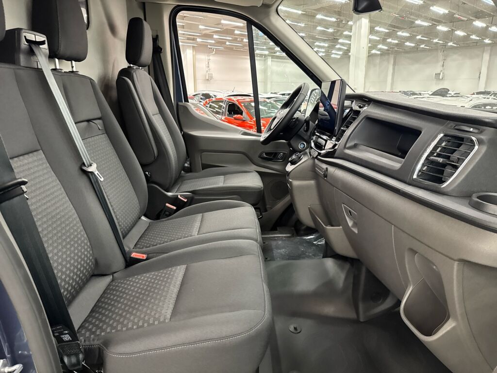 Ford Transit 2026 Chrome Blue