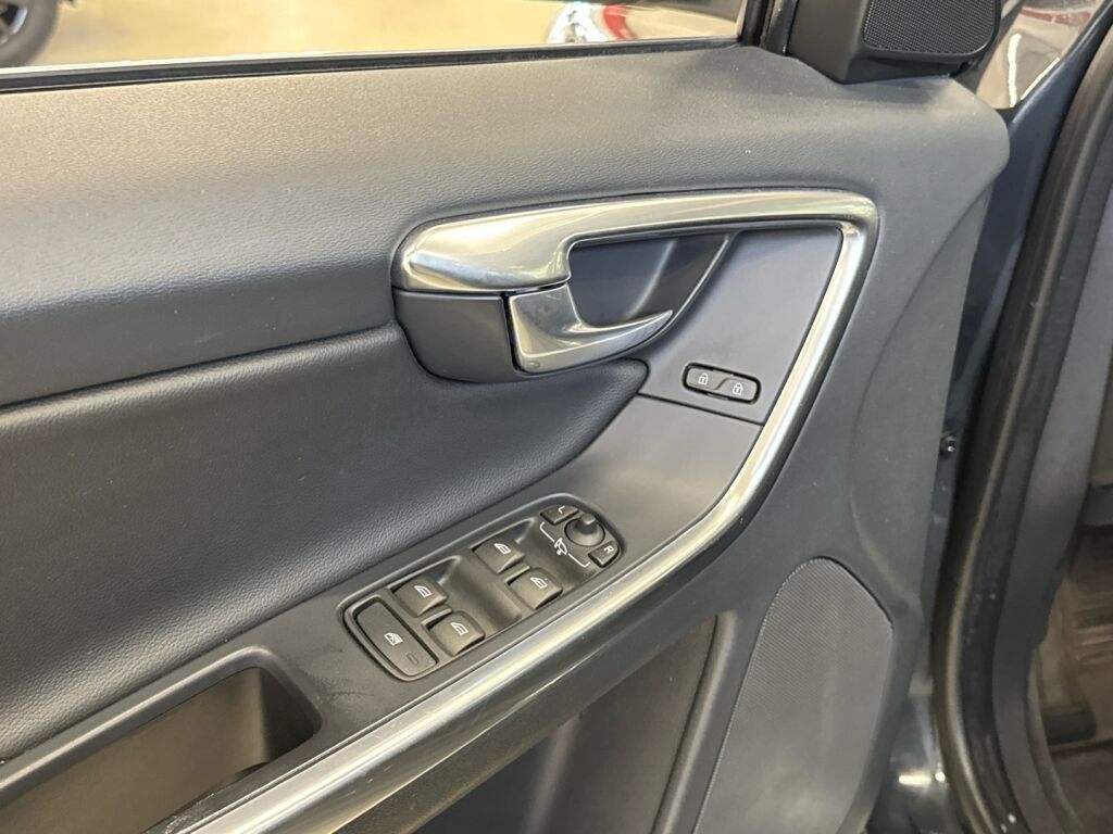 Volvo XC60 2015 Harmaa