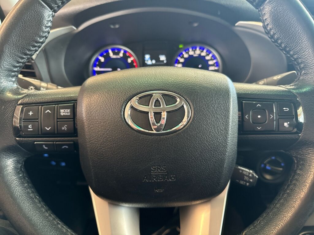 Toyota Hilux 2016 Valkoinen