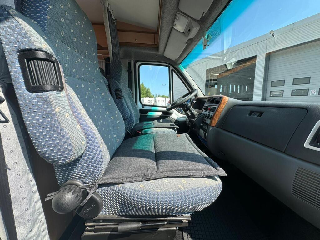 Bürstner Harmony T 604 2003 Valkoinen