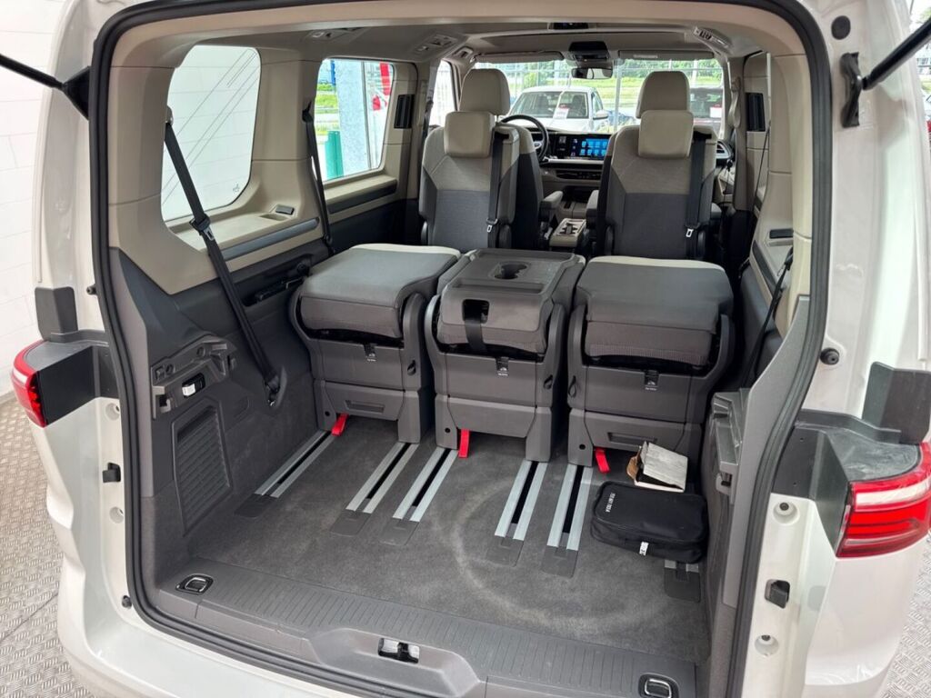 Volkswagen Multivan 2024 Valkoinen