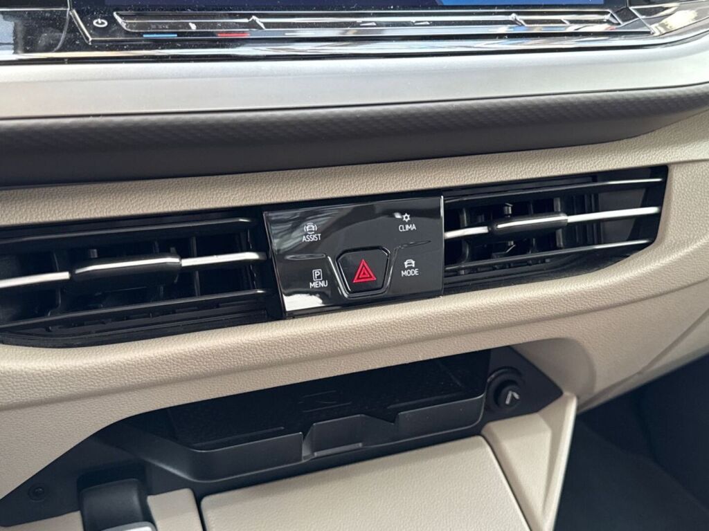 Volkswagen Multivan 2024 Valkoinen