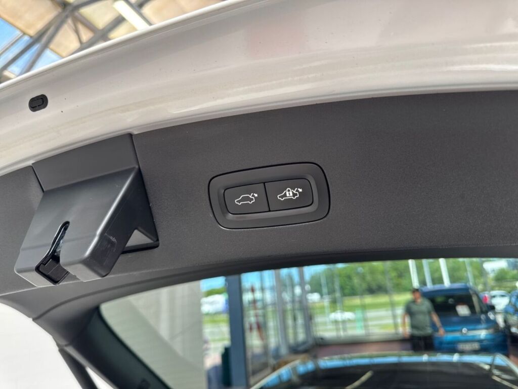Polestar 2 2021 Valkoinen