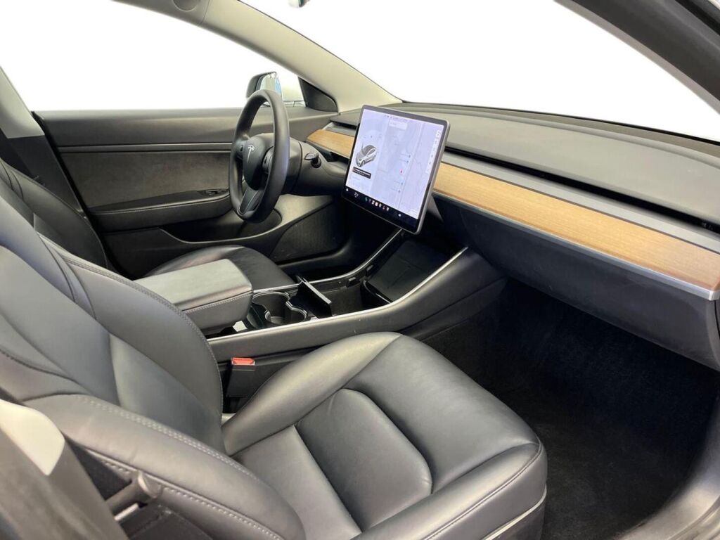 Tesla Model 3 2020 Valkoinen