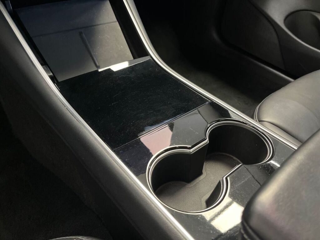 Tesla Model 3 2020 Valkoinen