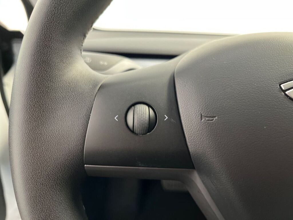 Tesla Model 3 2020 Valkoinen