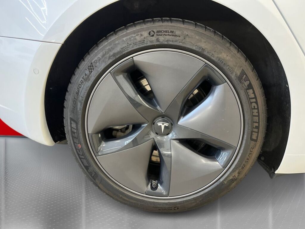 Tesla Model 3 2020 Valkoinen