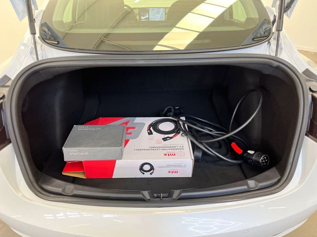 Tesla Model 3 2020 Valkoinen
