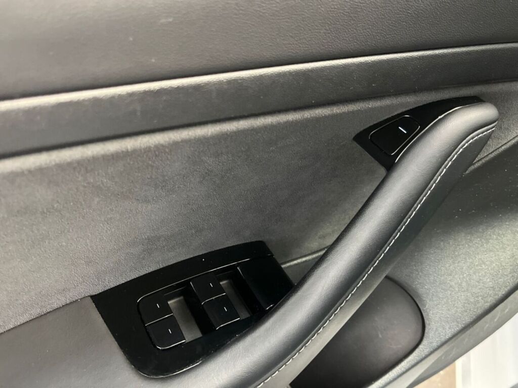 Tesla Model 3 2020 Valkoinen
