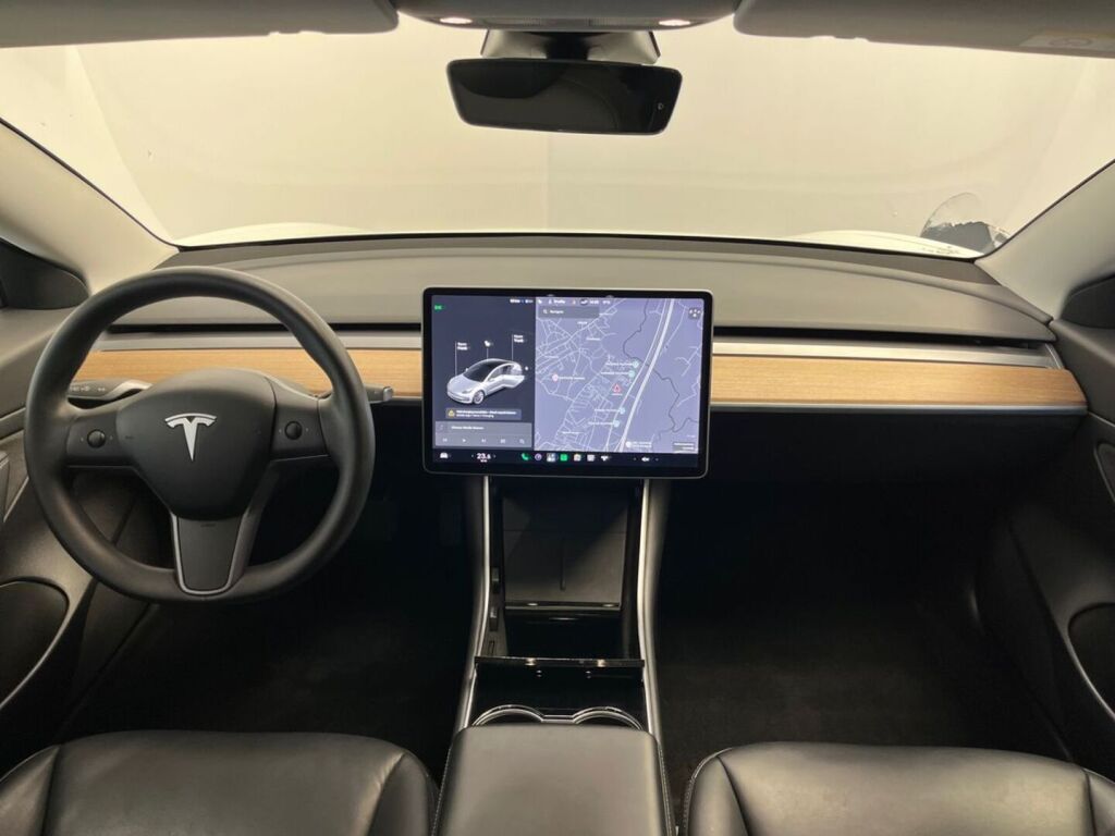 Tesla Model 3 2020 Valkoinen