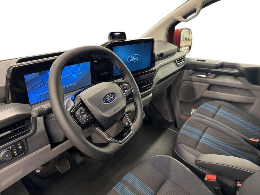 Ford Transit Custom 2026 Punainen